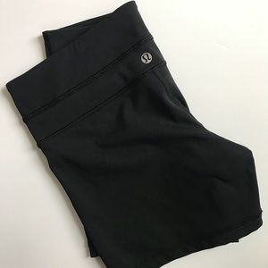 Lululemon athletic running Wunder shorts 2.5”